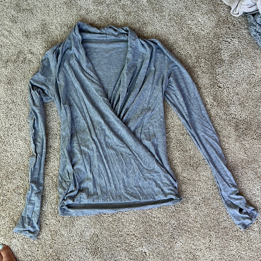 Lululemon grey pullover